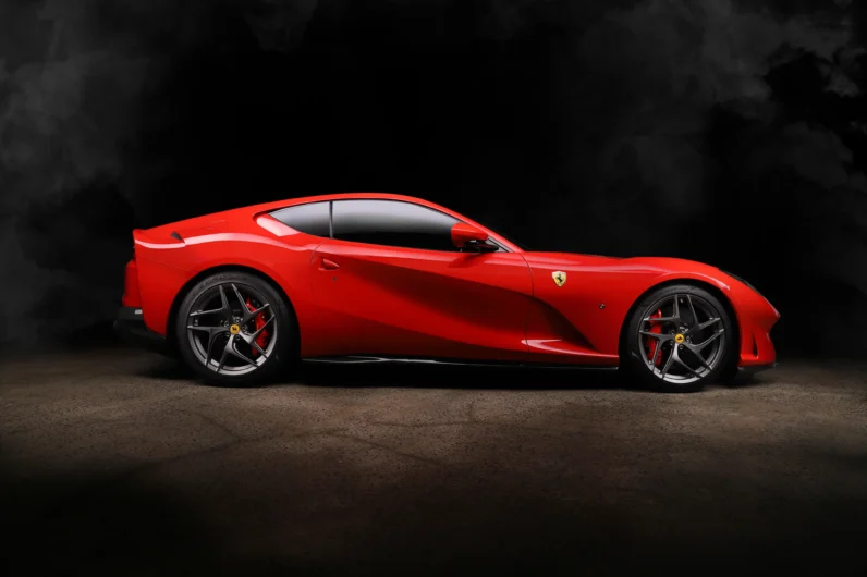 
								2021 Ferrari 812 Superfast full									