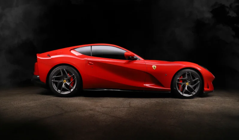 
								2021 Ferrari 812 Superfast full									