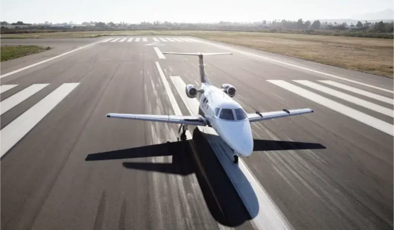 
								Embraer Phenom 100 full									