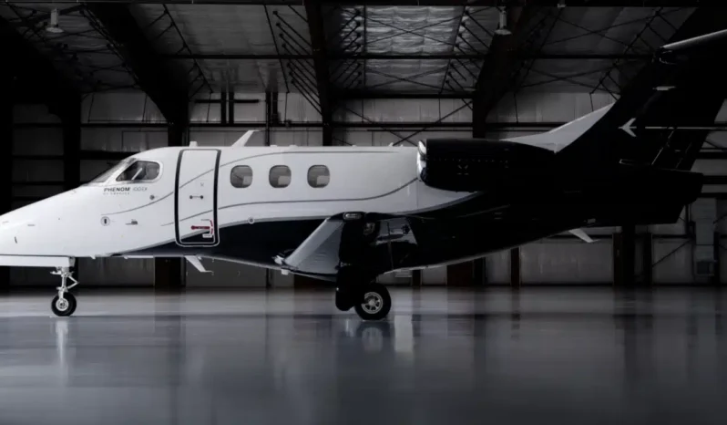 
								Embraer Phenom 100 full									