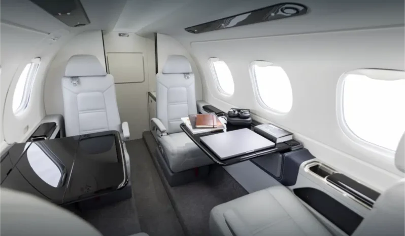 
								Embraer Phenom 100 full									