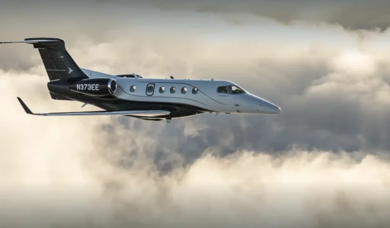 
								Embraer Phenom 300 full									