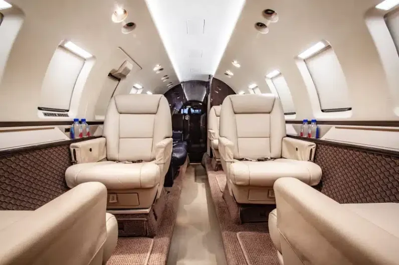 
								Hawker 800XP full									