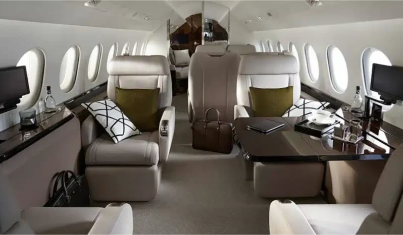 
								Dassault Falcon 900 full									