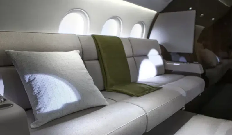 
								Dassault Falcon 900 full									