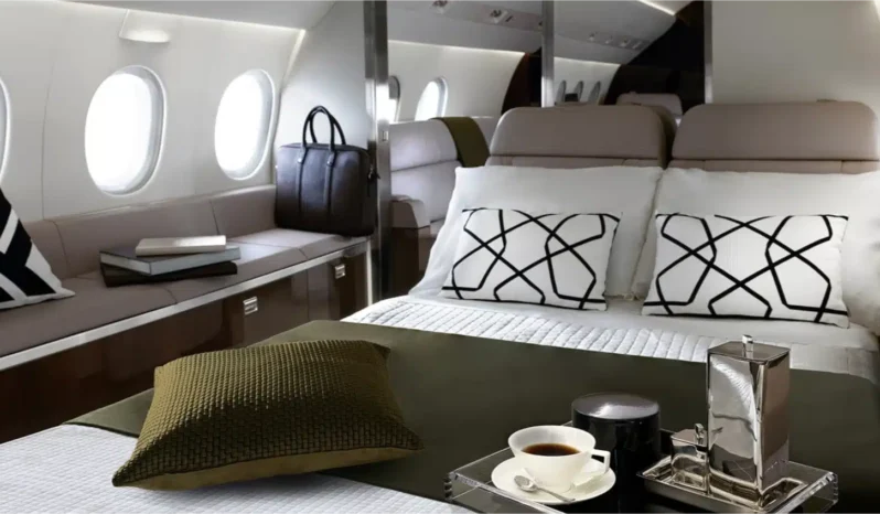 
								Dassault Falcon 900 full									