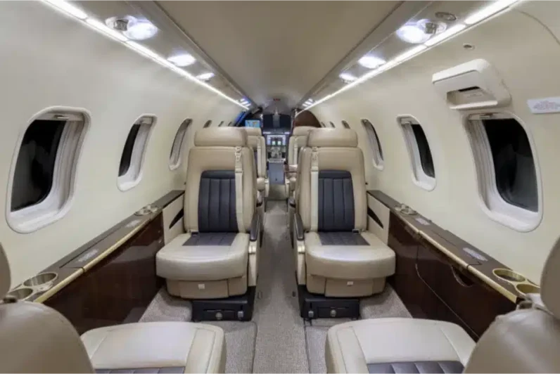 
								Learjet 45 full									