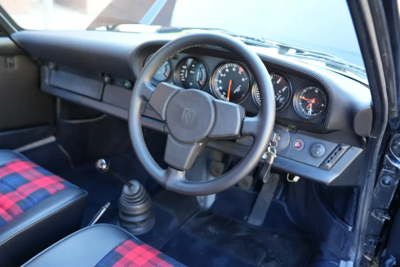 
								1976 Porsche 911 Carrera 3.0 full									