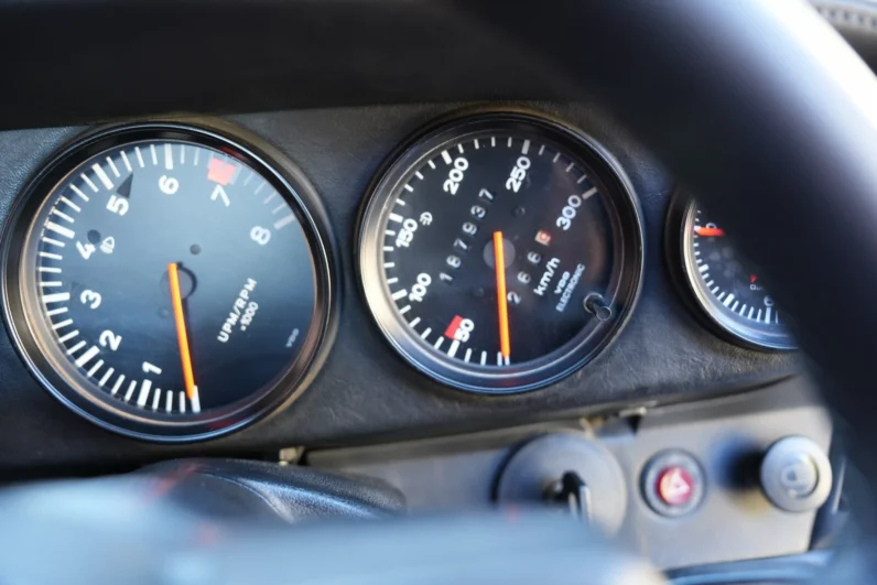 
								1976 Porsche 911 Carrera 3.0 full									