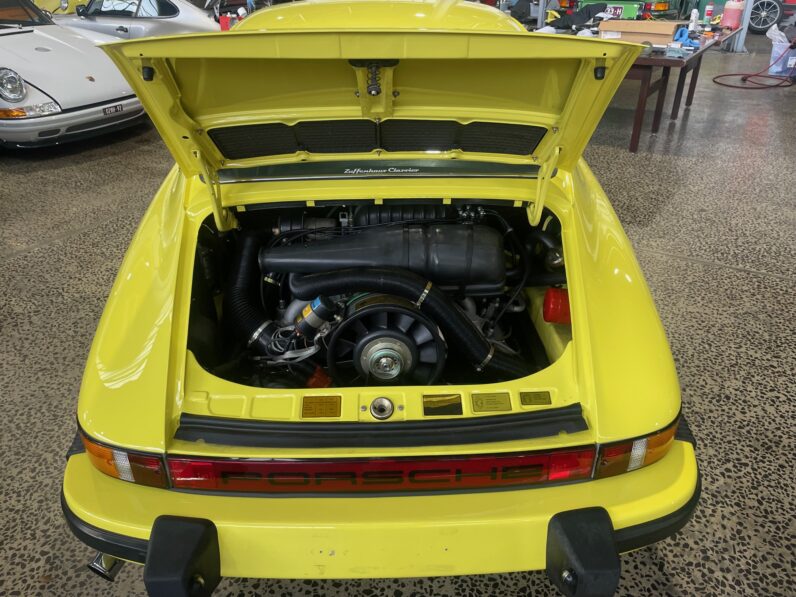 
								1977 Porsche 911 S full									