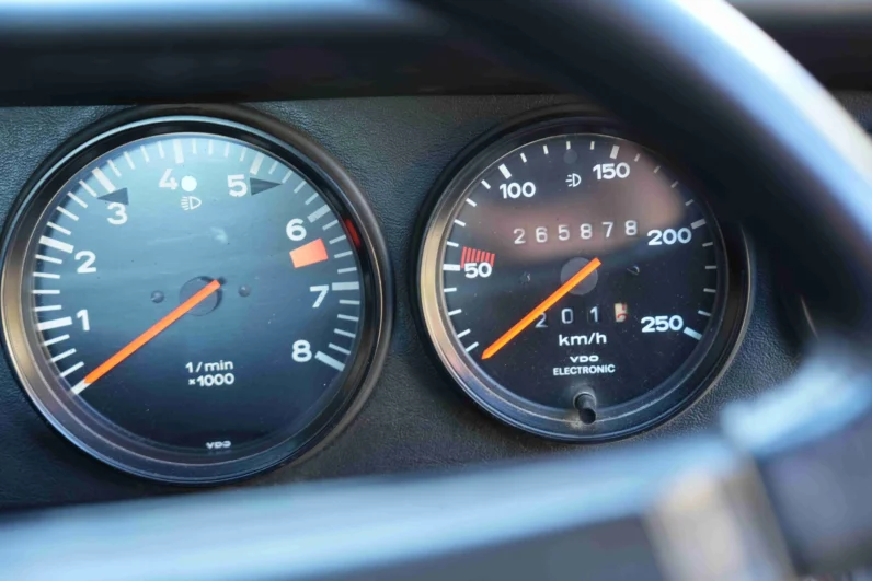 
								1977 Porsche 911 S full									