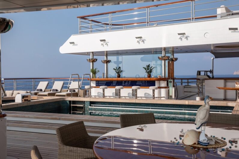 
								M/Y Octopus Luxury Explorer Yacht Charter full									
