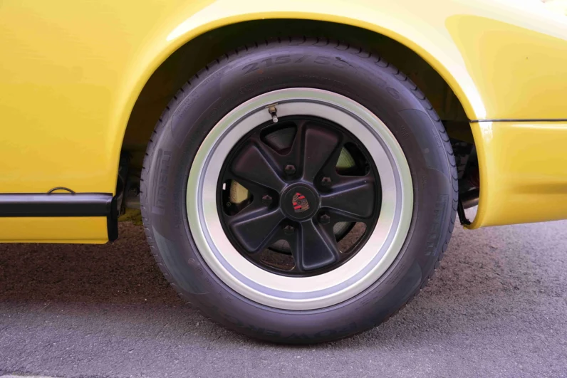 
								1977 Porsche 911 S full									