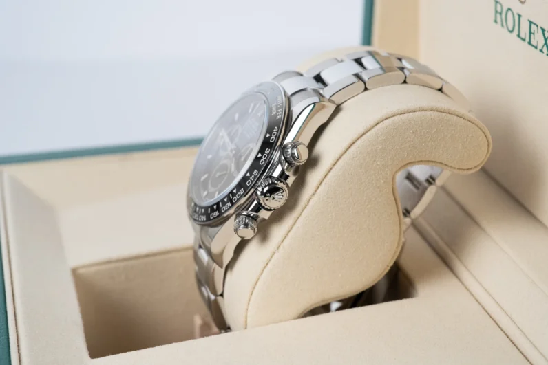 
								Rolex Daytona 126500LN full									