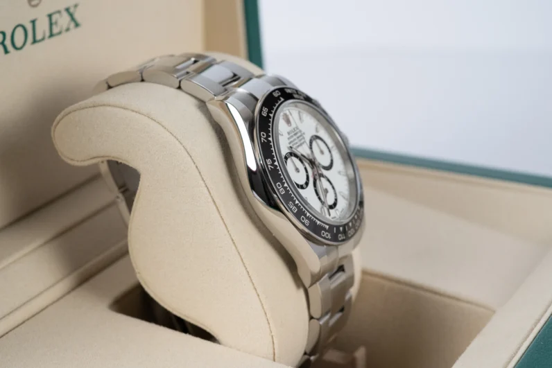 
								Rolex Daytona 126500LN full									