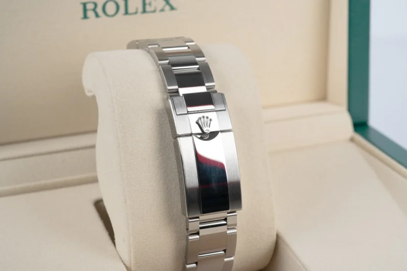 
								Rolex Daytona 126500LN full									