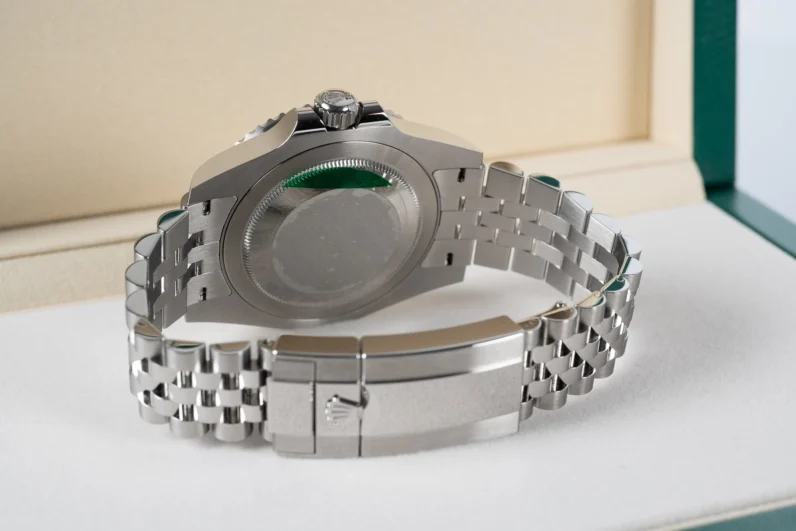
								Rolex GMT-Master II 126710GRNR full									