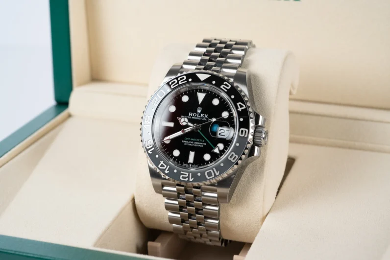 
								Rolex GMT-Master II 126710GRNR full									