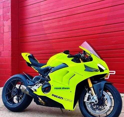 
								2025 Ducati V4 Panagale full									